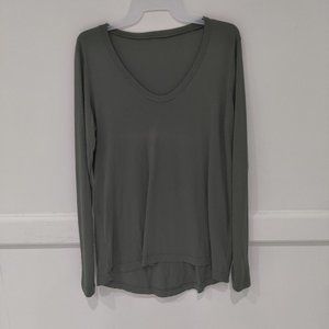 Brand New Splendid Women's Long Sleeve Scoop Neck Tee Size Large Green B222